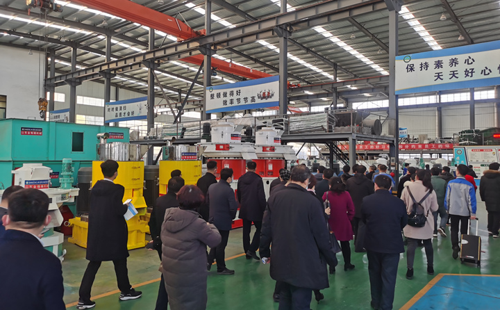 山東金格瑞不斷提升企業(yè)創(chuàng)新力、發(fā)展力、影響力，為我區(qū)全面建設(shè)現(xiàn)代化濟(jì)東強(qiáng)區(qū)再立新功.jpg