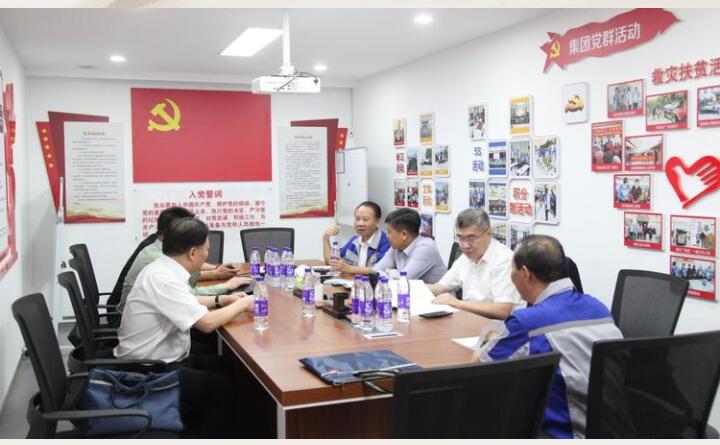 山東省產(chǎn)業(yè)工人隊伍建設改革工作抽樣調(diào)研組到居邦源集團調(diào)研工作.jpg