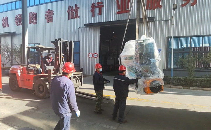 QQ截圖木屑顆粒機(jī)生產(chǎn)線發(fā)往英國(guó)倫敦，這是年產(chǎn)2萬噸的顆粒機(jī)生產(chǎn)線設(shè)備.jpg