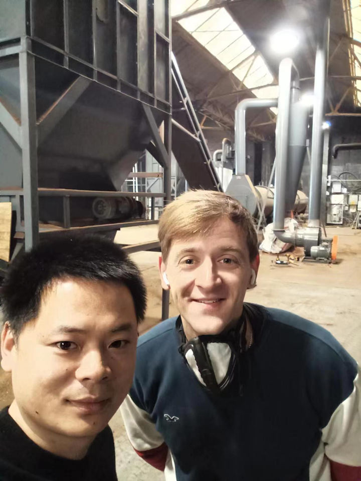英國(guó)倫敦伊利斯生物質(zhì)顆粒生產(chǎn)線(xiàn).jpg